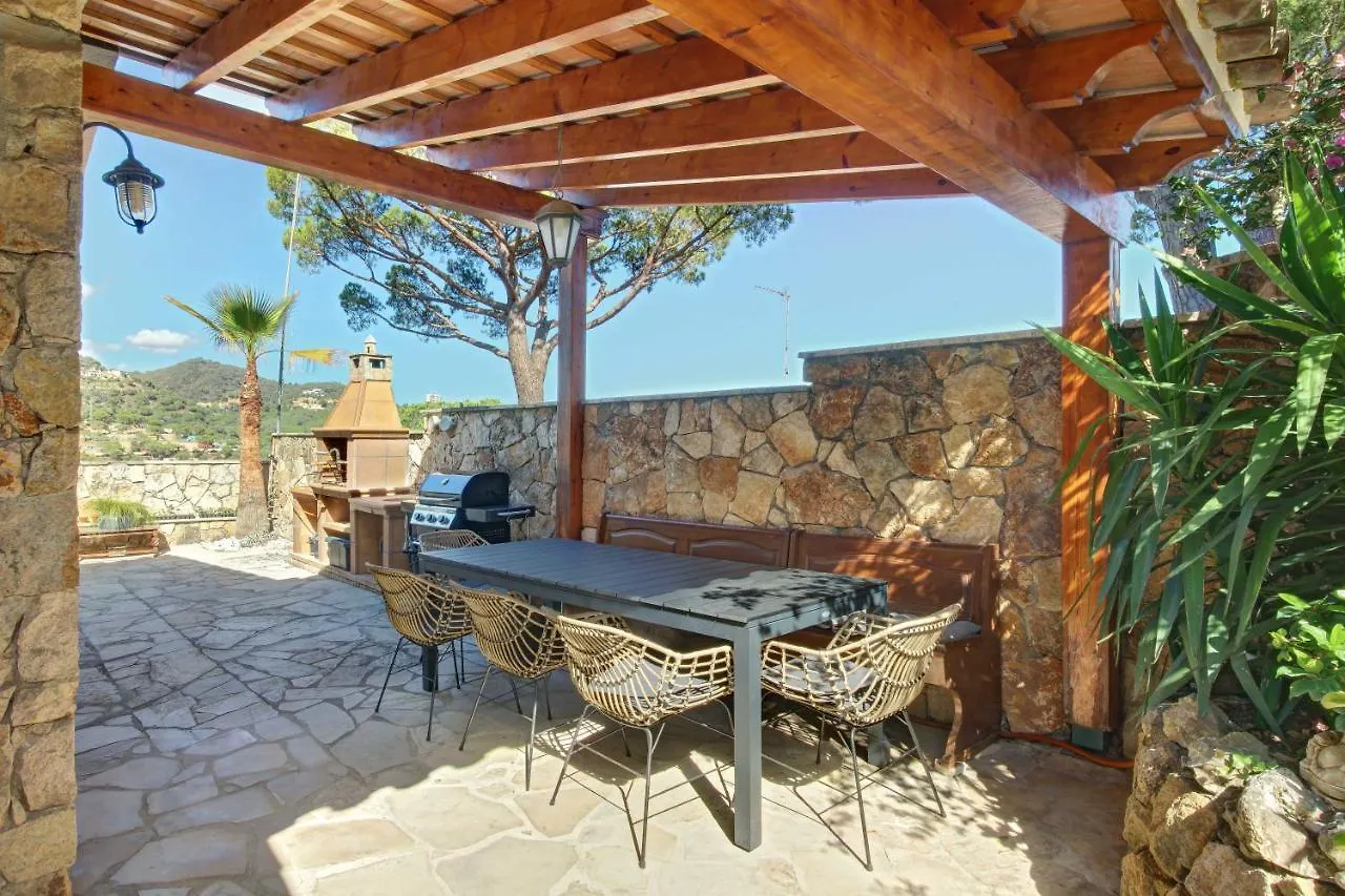Villa Portugal With Pool & Mountain View 滨海略雷特 0*,  西班牙